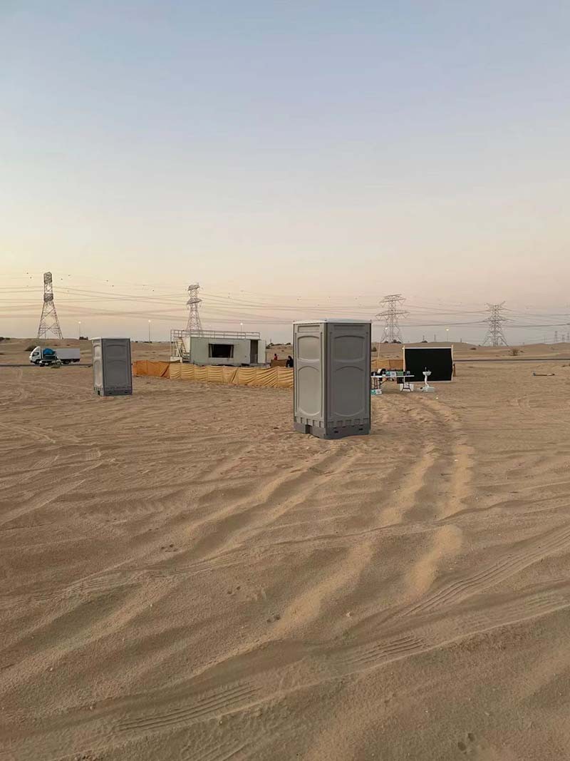 Topindus tragbare Toilette in der Wüste