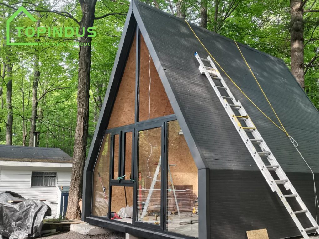 Fallbeispiel eines französischen Kunden: ein zweigeschossiges, dreieckiges Stahlbauhausprojekt